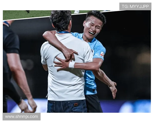 黄强专访:从青涩少年到篮球传奇的成长之路回顾 黄强专访:从青涩少年到篮球传奇的成长之路回顾